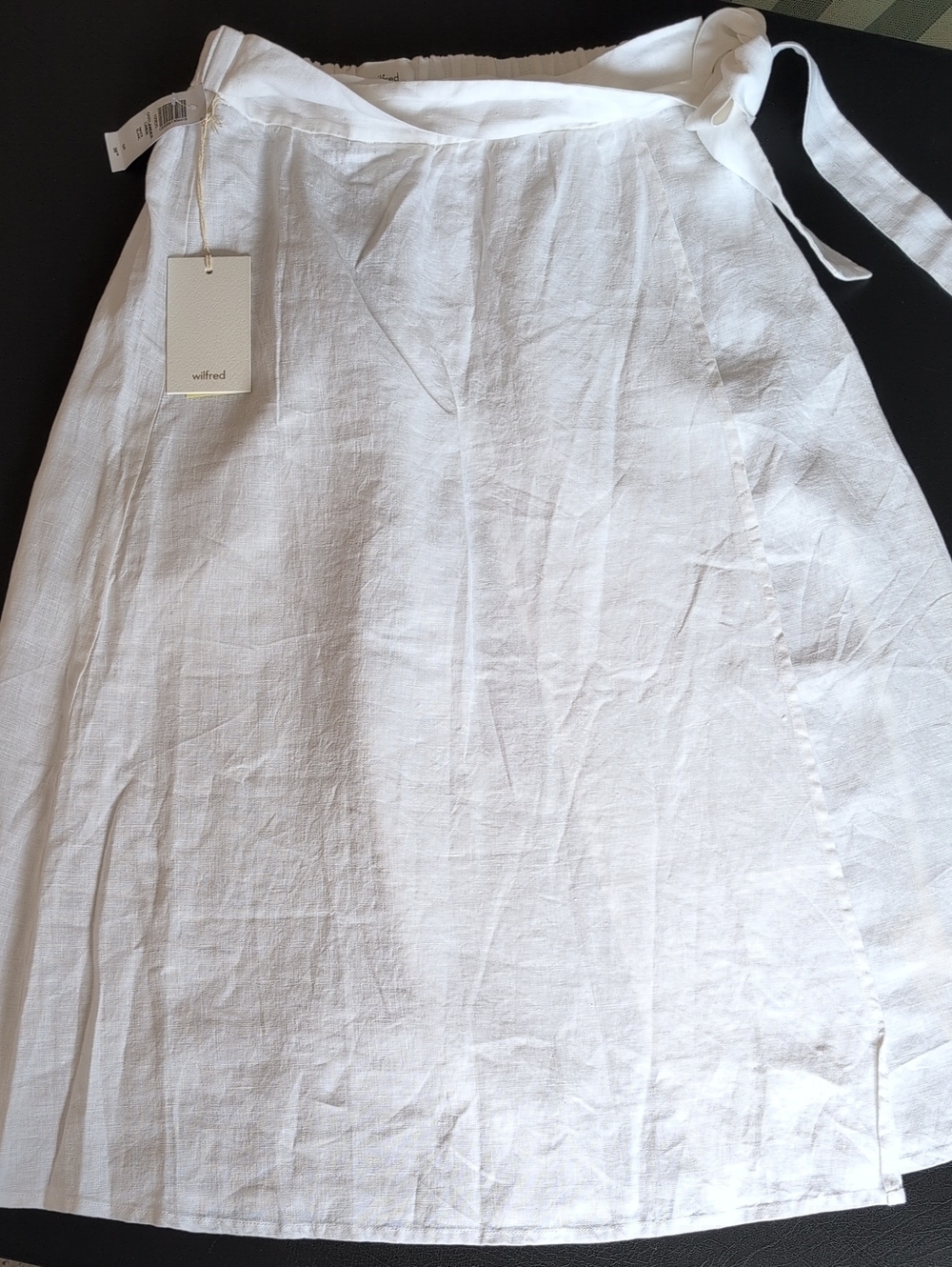Wilfred Organic White Linen Wrap Skirt with Elastic Back        & Tie Waist